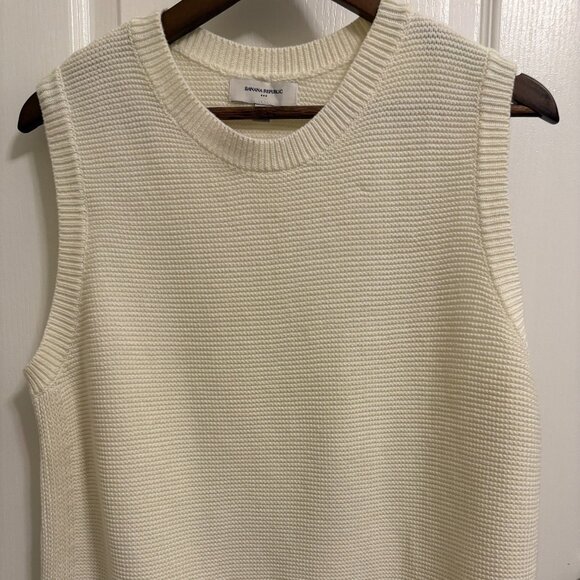 Banana Republic Sweater Vest - L - Picture 1 of 5